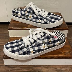 Betsey Johnson Edna Gingham Slip On Sneaker Blue White Size 8M